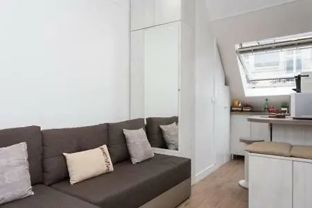 *** Champs Elysees Studio Apartman Párizs
