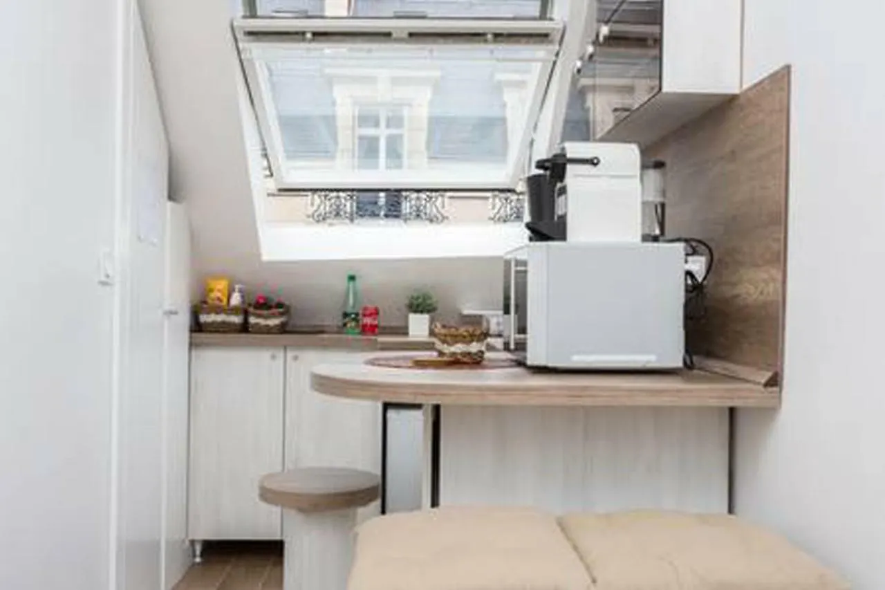 *** Champs Elysees Studio *